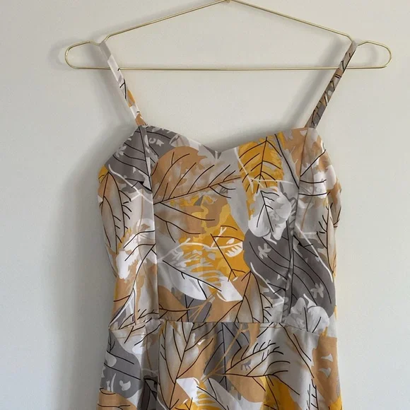 SOLD Cute summer yellow/grey floral mini dress - Picture 4 of 7
